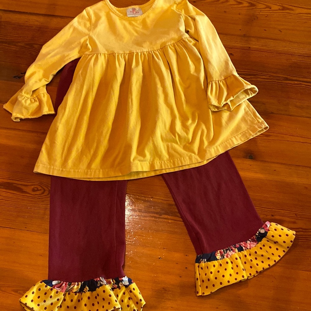 Girls ruffle pants top lot 7
